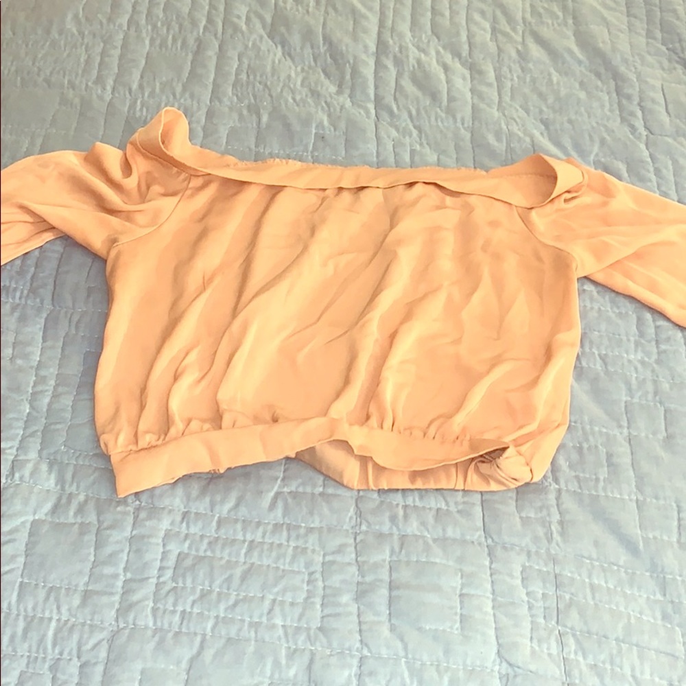 Off the shoulder link crop top